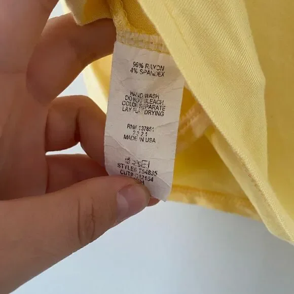 Gaze Yellow Sleeveless Top - Picture 5 of 5